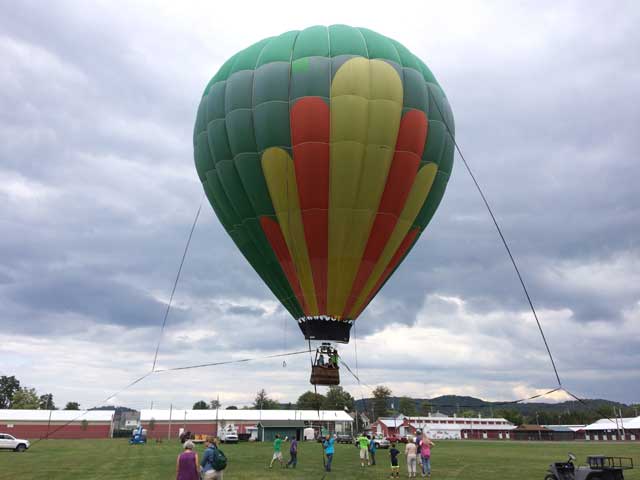 free tethered balloon rides